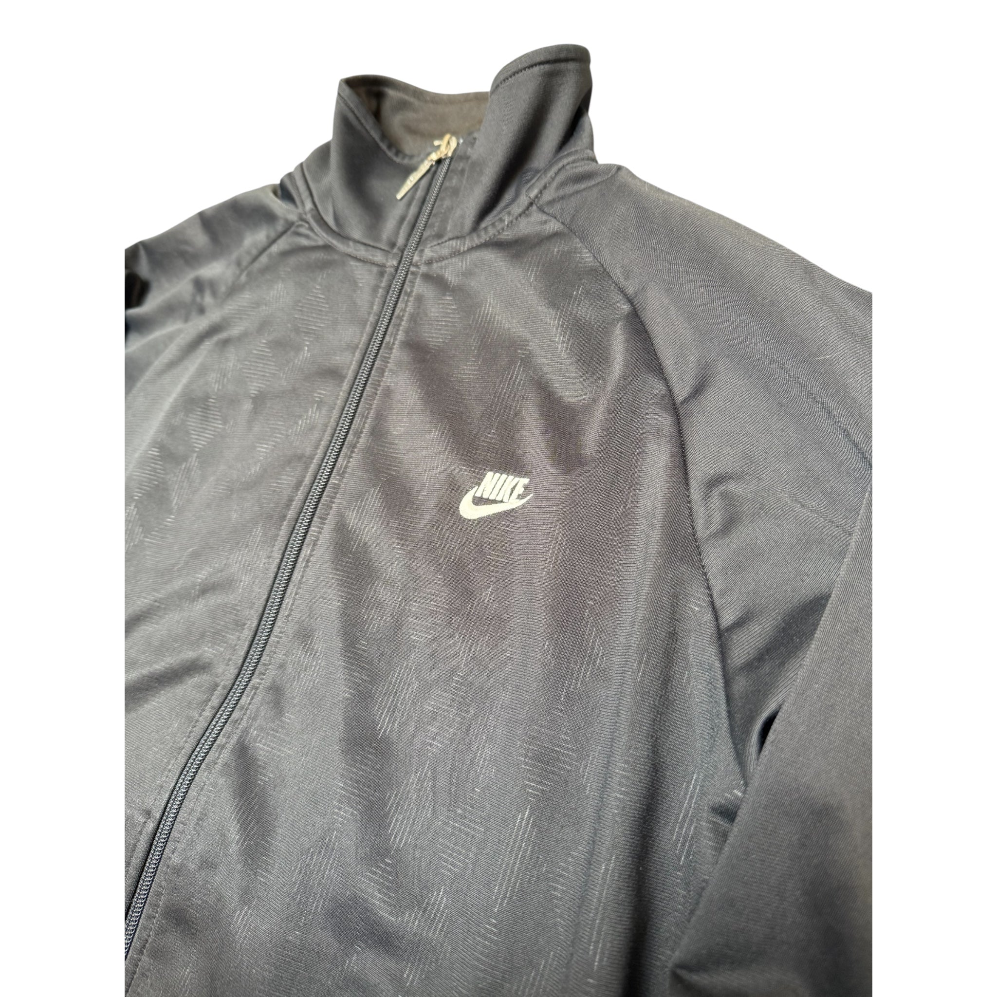 Nike Track Jacket – Vintage Black Minimalist Classic